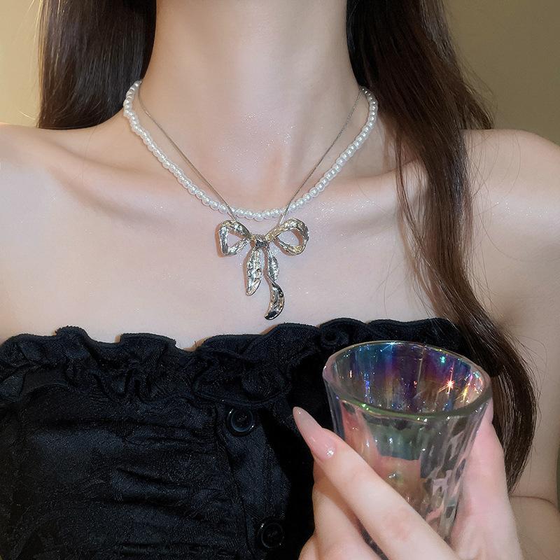 Korean Cold Wind Geometric Love Bow Necklace Personality Trend Sweater Chain Simple Retro Item Decoration