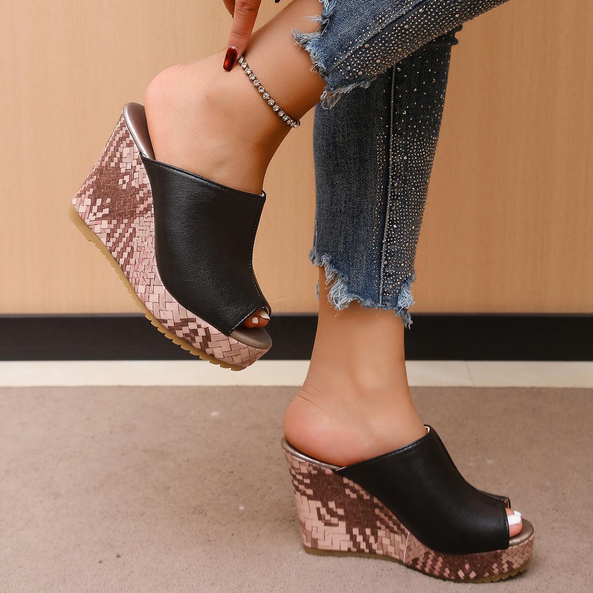 Босоножки на танкетке женские 2025 новые водонепроницаемые на платформе супер высокий каблук толстая подошва с открытым носком модные плетеные подошва сандалии на одной перемычке JQ 35 чёрный