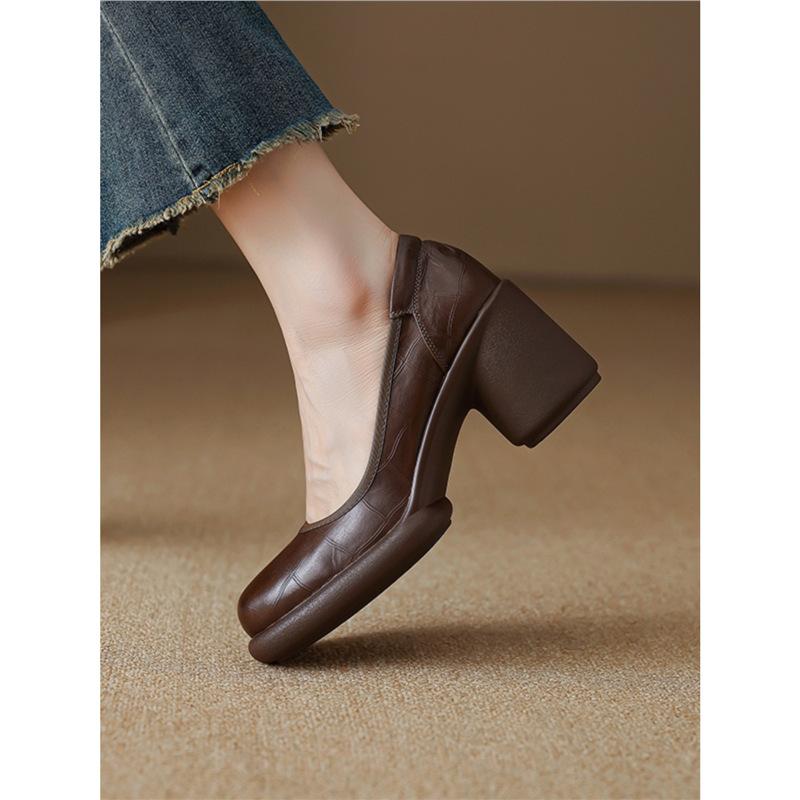 Female retro style spring and autumn new soft leather round head light waterproof 2025 fashion heel thick platform platform platform platform sing