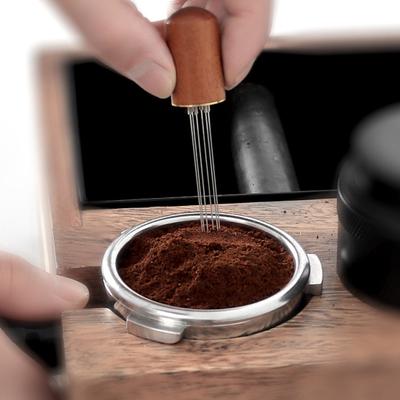 Strumento per agitare il caffè Distributore di polvere di caffè con ago per distribuzione espresso professionale con manico in legno per la casa