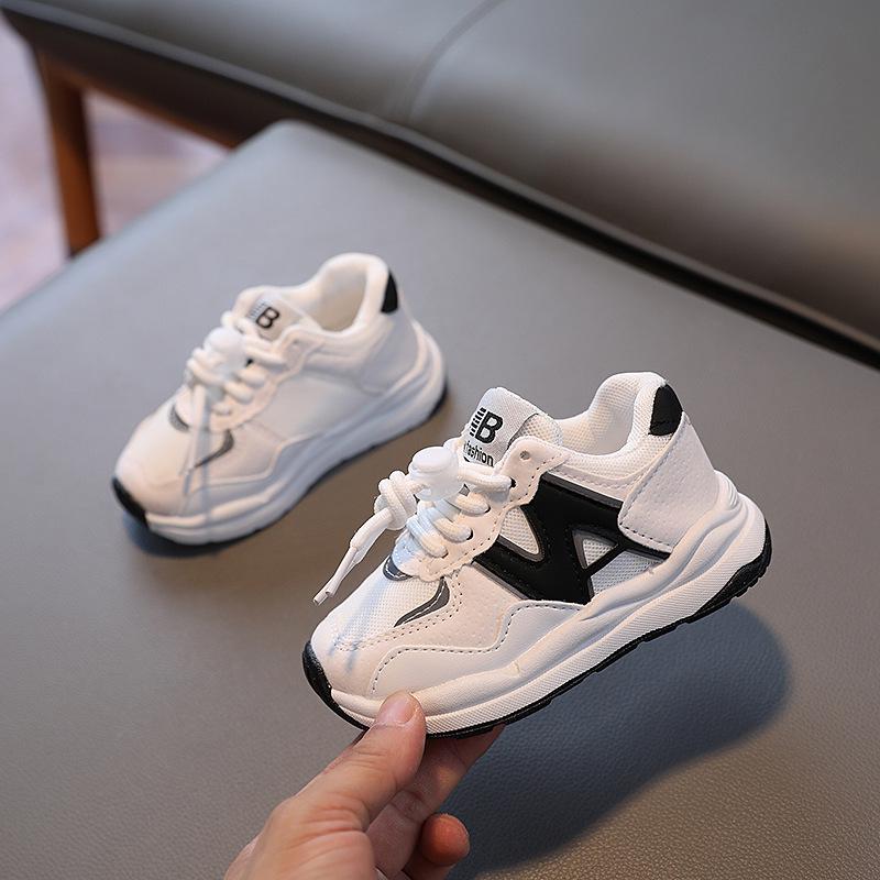 Kids' Mesh Style Running Shoes - Boys' and Girls' Lightweight, Soft-Soled Sneakers.