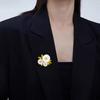 Exquisite Sunflower Brooches Luxury Pearl Daisy Lapel Pin Lady Wedding Clothing Coat Jewelry Party Accessories