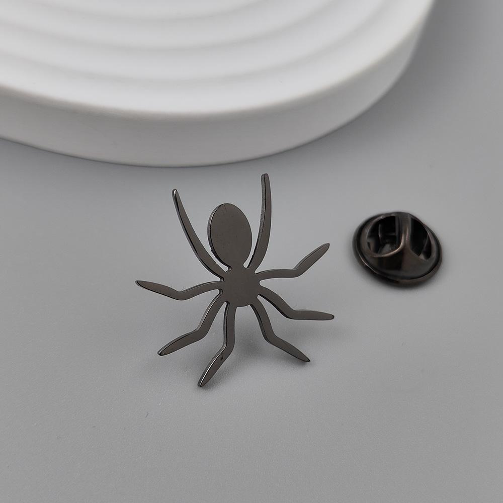Fun spider gold-plated badge, suit lapel pin stainless steel black, women's anti-exposure button, men's brooch