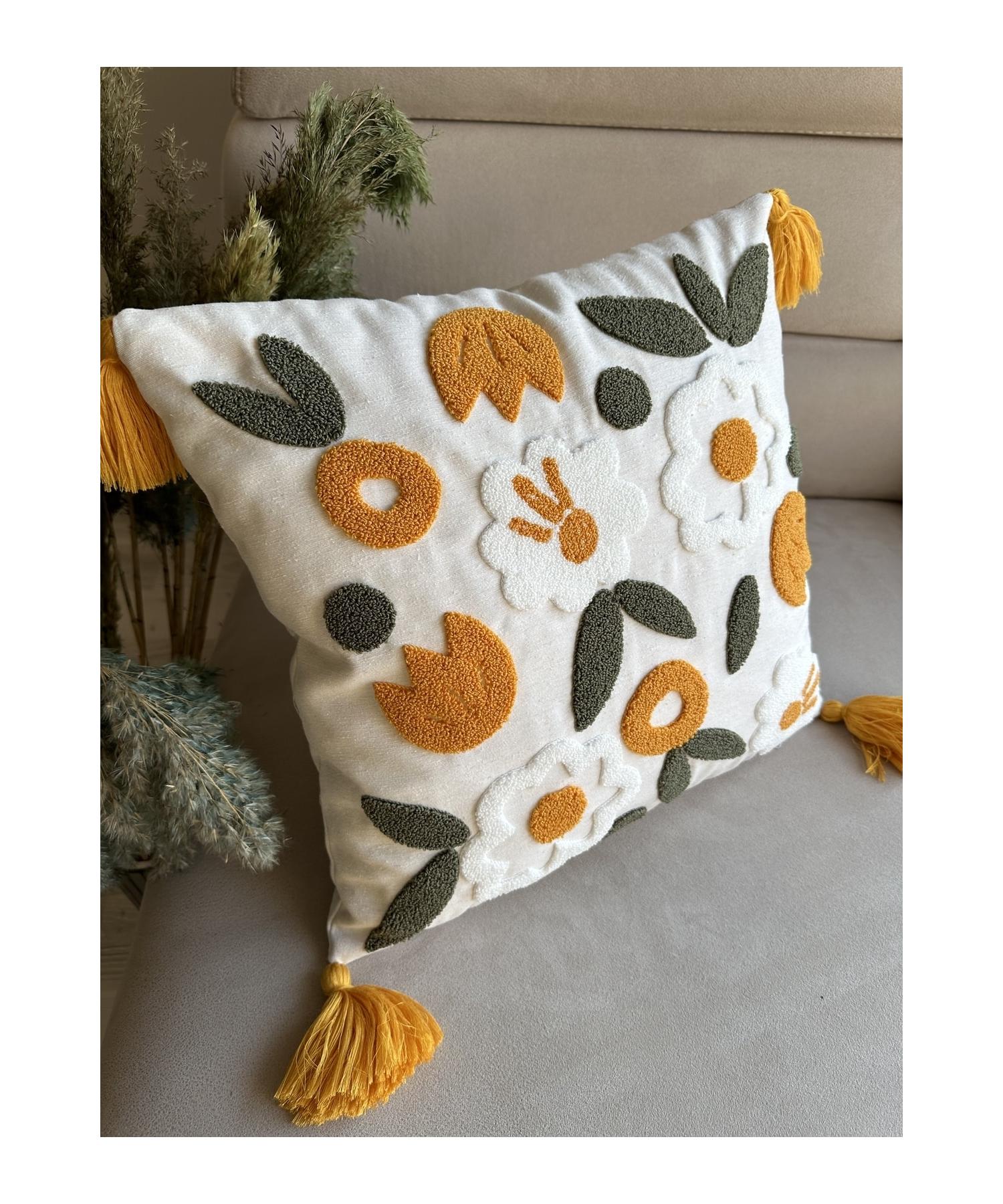 

Чехол для подушки с вышивкой Punch