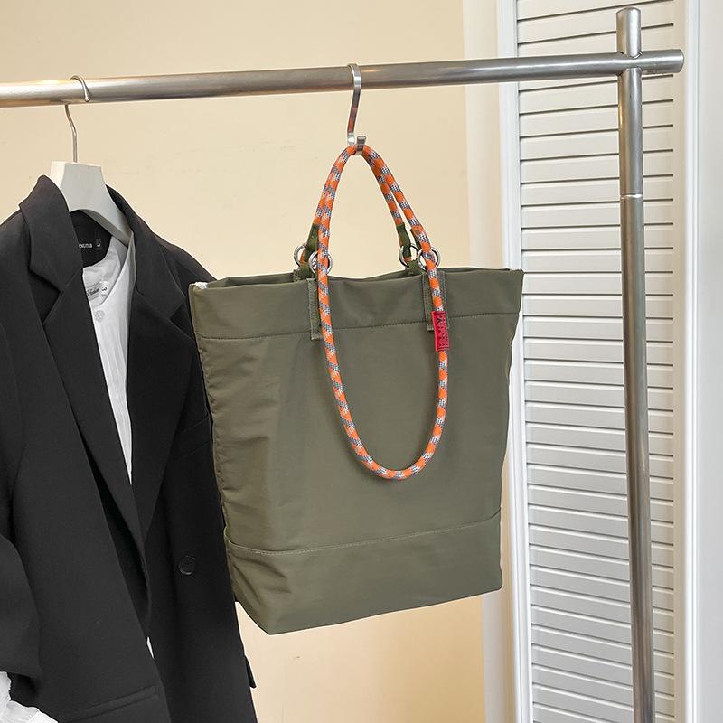 Japanese Casual Large-capacity Tote Bag Women's New 2025 Autumn/winter Simple Shoulder Bag Commuter Casual Handbag