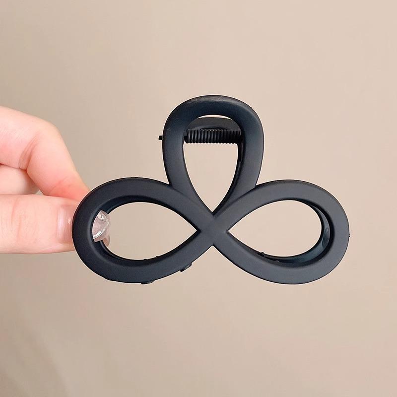 Elegant Large Hair Claw Clip for Thick Hair - High-End Korean Updo Shark Clip