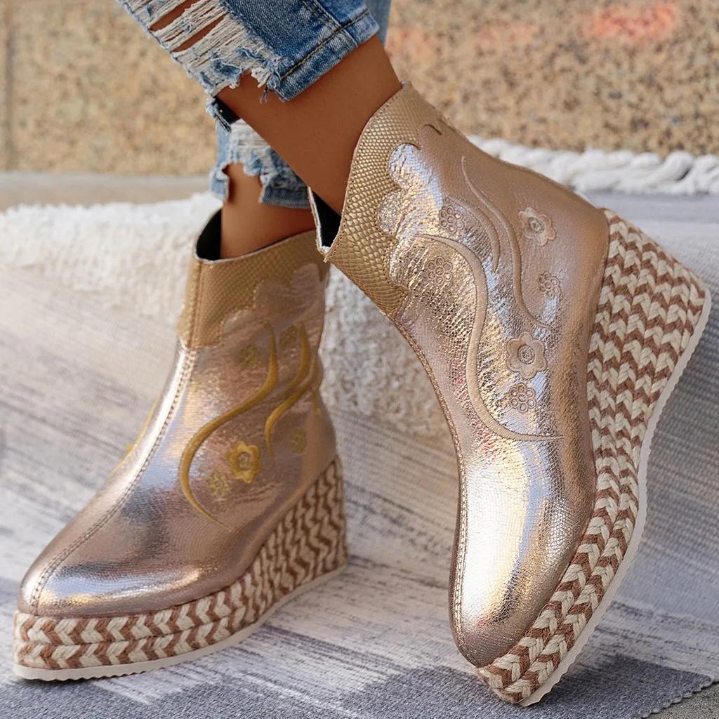 Marca de Moda Bordado de Moda Botas de Media Pantorrilla para Mujer Plataforma de Cuña Estilo Étnico Retro Tacones Altos Femeninos Botas de Caballero 2024
