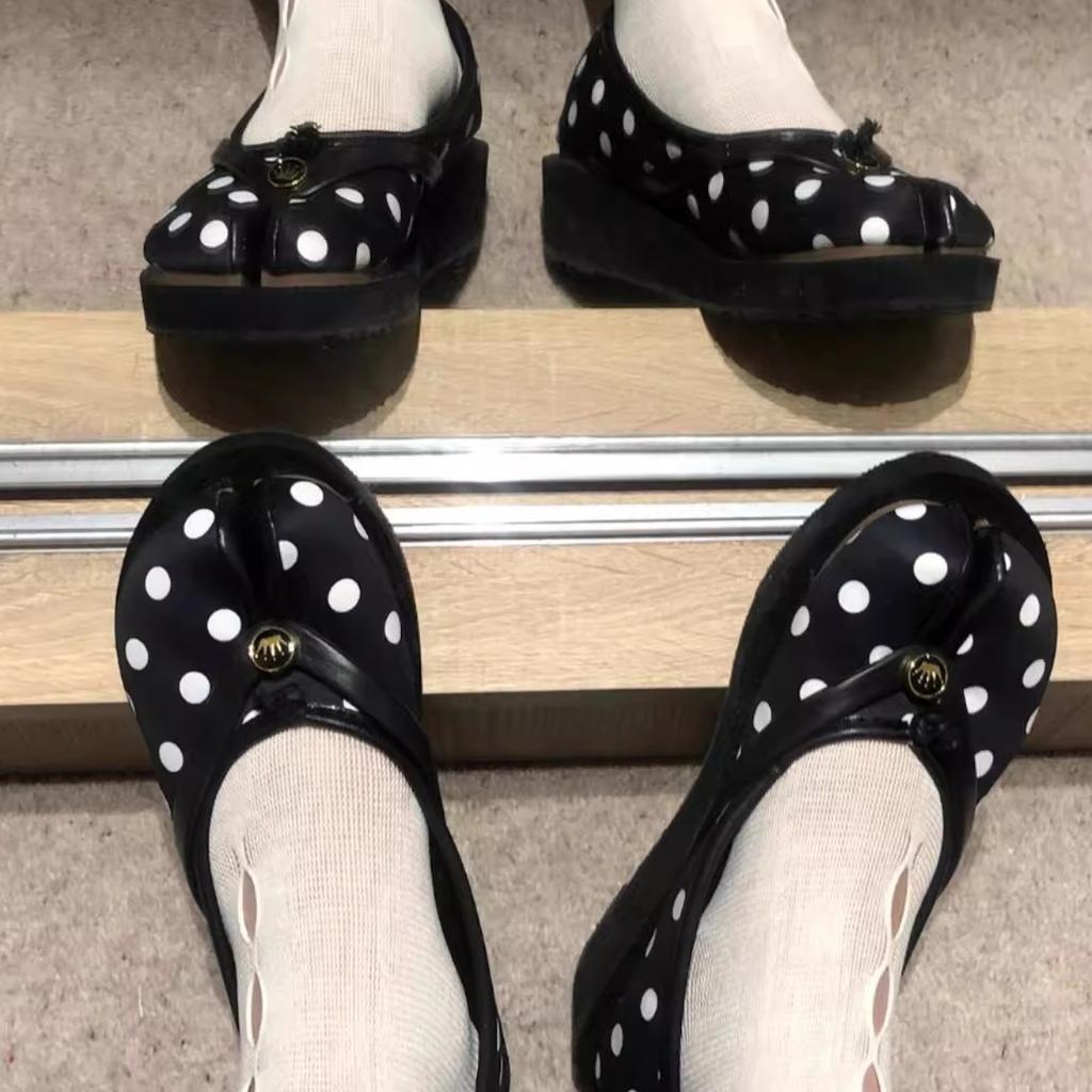 Sheepskin version~ Korean retro niche thick-soled spotted pig's trotters split-toed shoes women's satin Mary Jane light mouth single shoes women