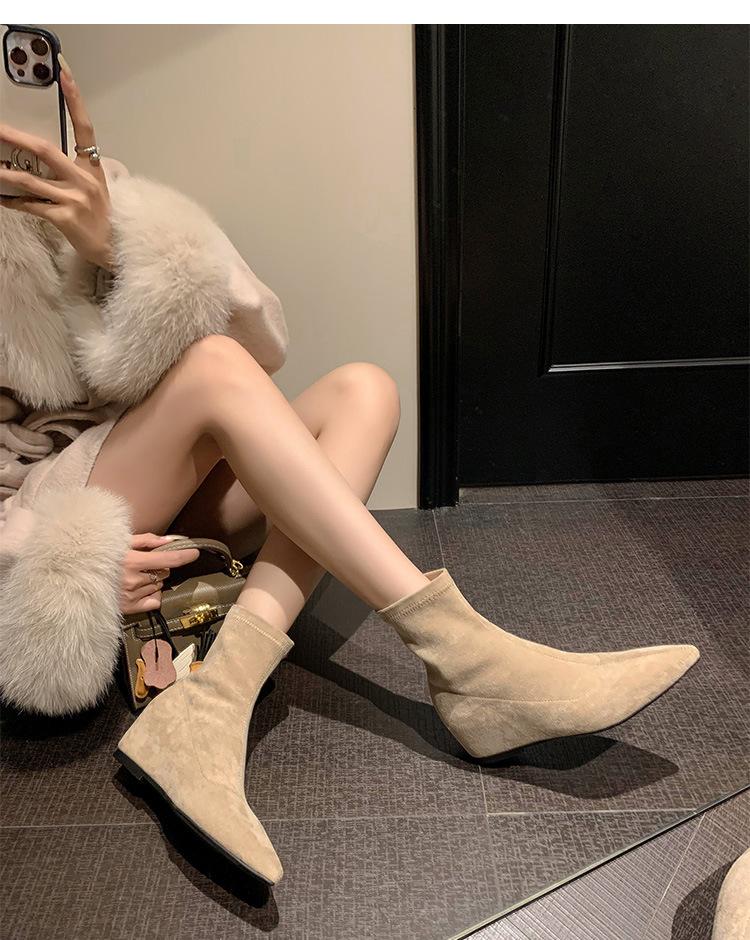 

Europe, America 2025 autumn and winter new simple matte suede flat socks boots flat heel thin boots temperament pointed short boots women 40
