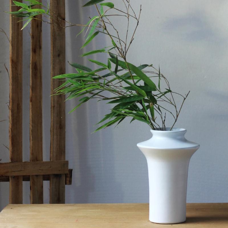 White Ceramic Vase Handmade Porcelain Bottle Flower Vase Hydroponics Terrarium Frisbee Pot Home Decoration Accessories