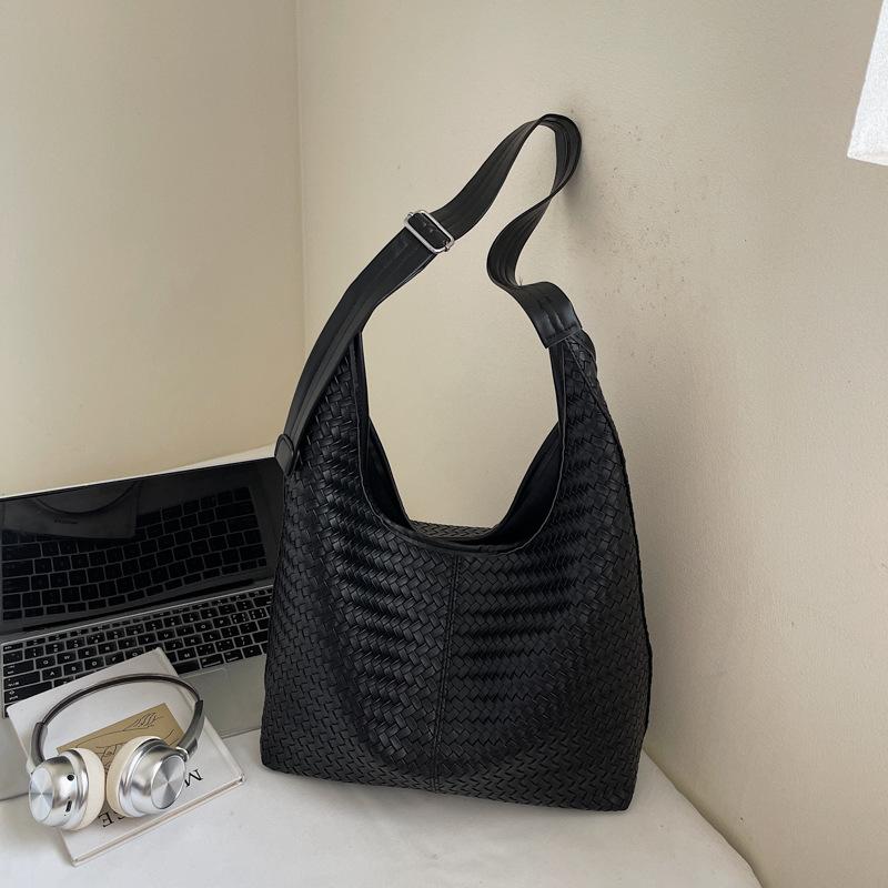 Retro Fashion Woven Tote Bag Women's Korean Version of Work Commuting 2025 New Autumn Trend Foreign Shoulder Bag