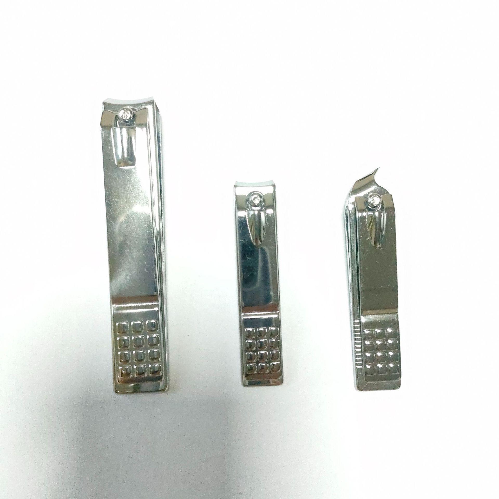 

Grid Angled Nail Clippers with Straight Edge - Manicure and Personal Care Tool