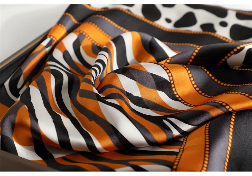 Neuer Colorblock Leo-Print Seidenschal Sonnenschutzschal Premium Auslandsstil Schal Simulationsseide 71cm quadratisches Tuch Professionelles Tuch Damen