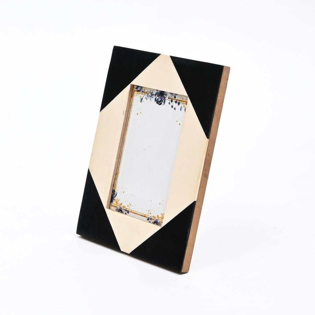 Contemporary Geometric Resin Photo Frame – Black & White