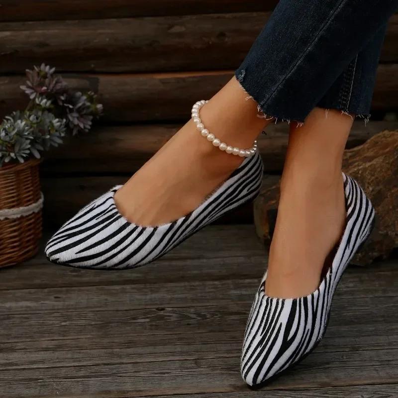Spring and Autumn Plaid PU Flat Shoes Women, Soft Sole Simple Business Design, Suitable for Commuting Career Work