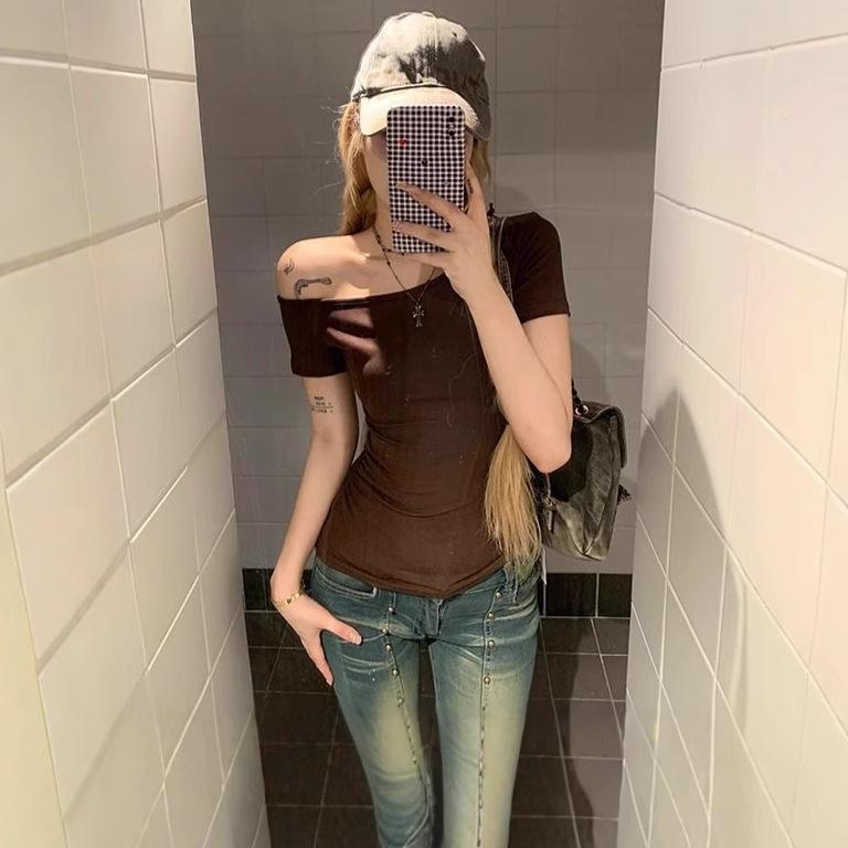 Spring 2025 Off-Shoulder Slim Fit Women's T-Shirt - Solid Color, Short-Sleeve Pullover