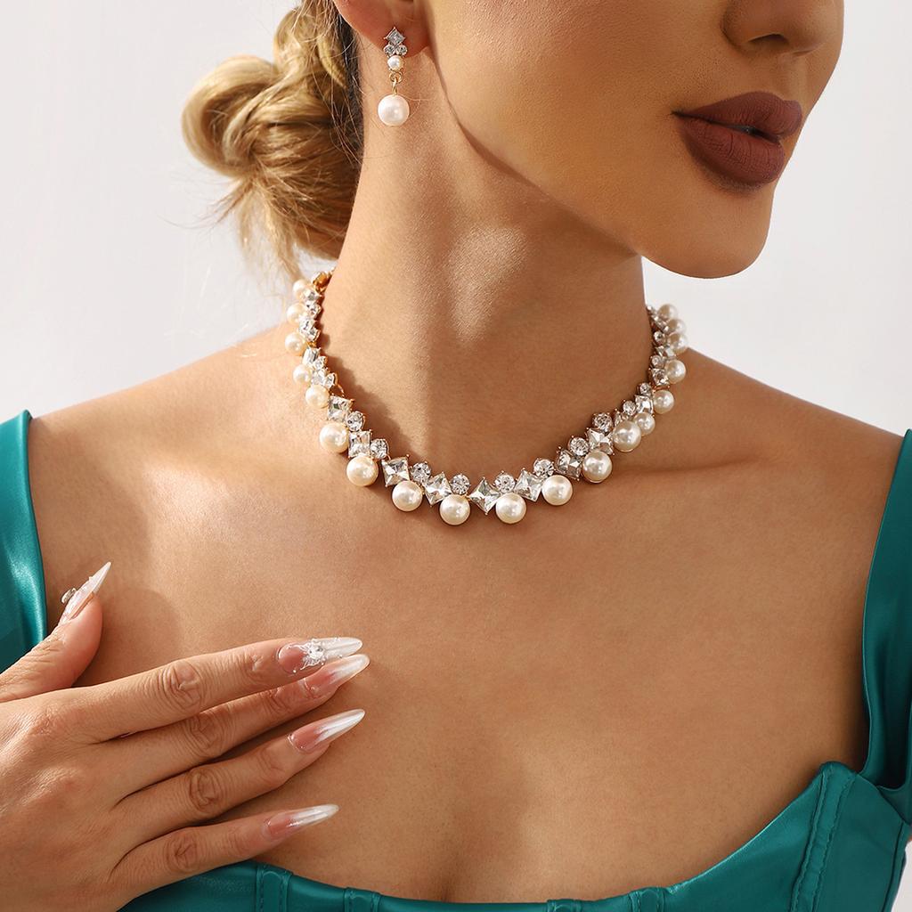 Tooxika Baroque Alloy Necklace Elegant And Stylish Versatile Bridal Dress Jewellery Set