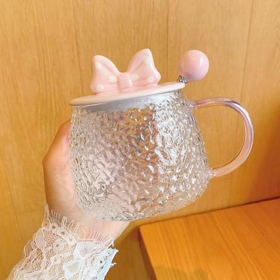Tazza estiva in vetro con coperchio e cucchiaino, tazza carina e creativa, ragazza con alto aspetto, bicchiere per l'acqua, tazza da tè ai fiori