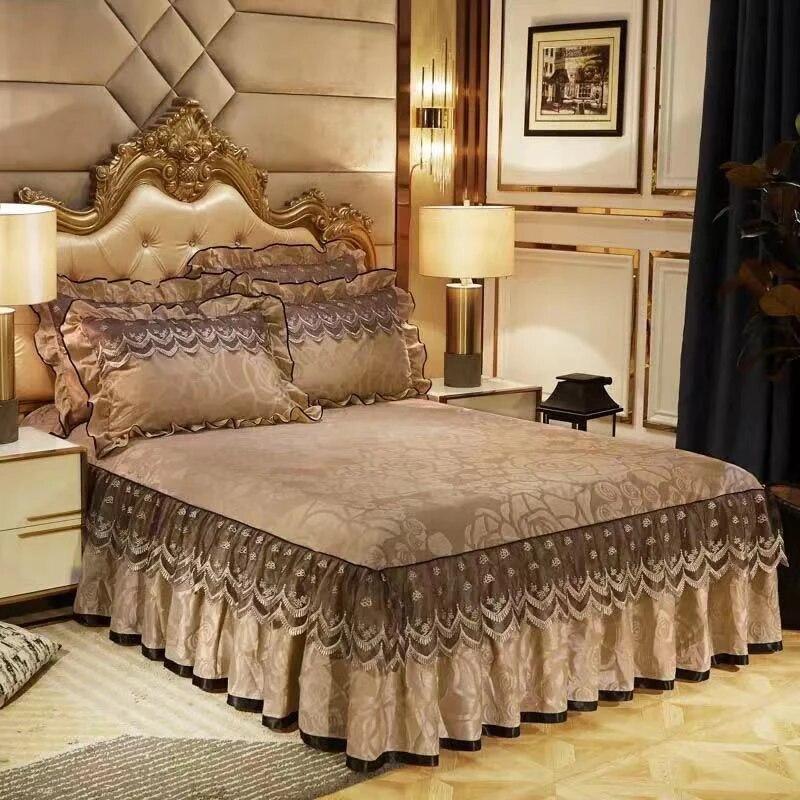 1pc Bed Skirt+2pcs Pillowcase European Luxury Velvet Bedspread Embossing Printed Bed Skirt Romantic Embroidery Lace Bed Skirt