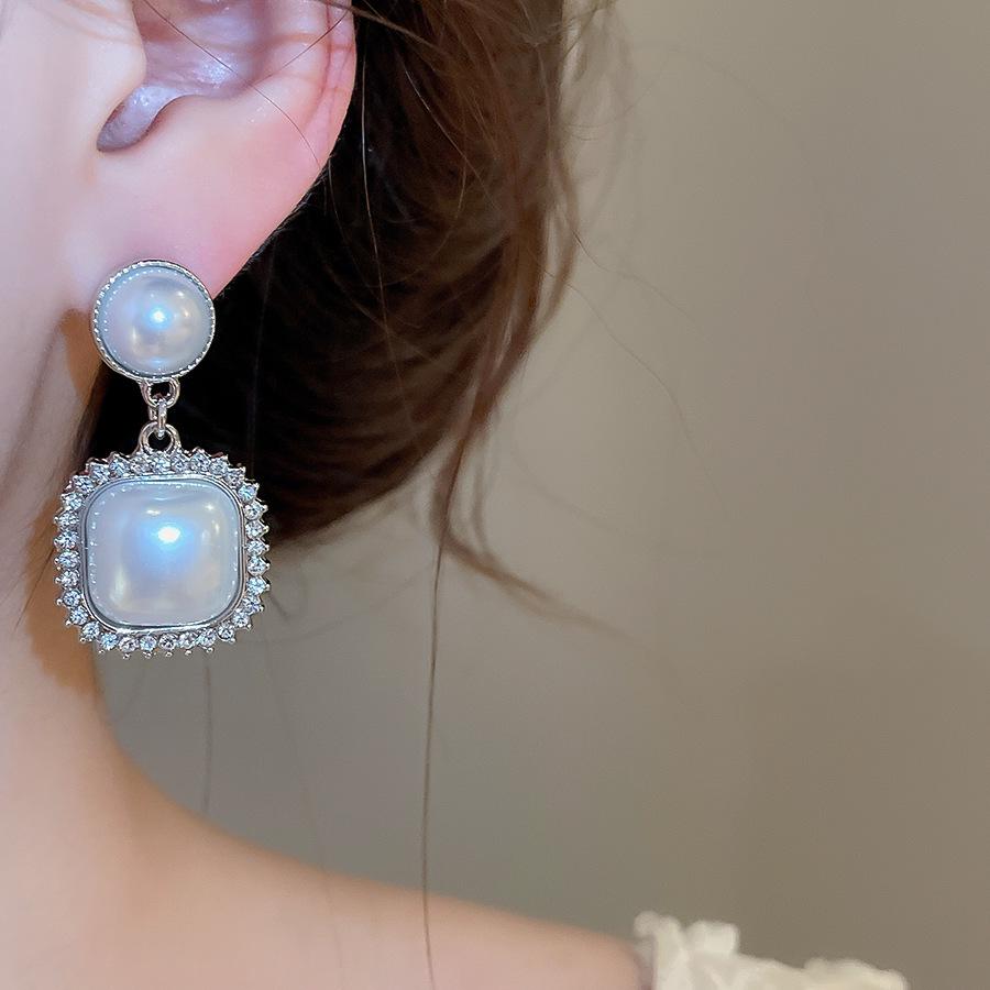 French Silver Needle Rhinestone Resin Pearl Geometric Earrings Set - Retro High-End Women's Jewelry