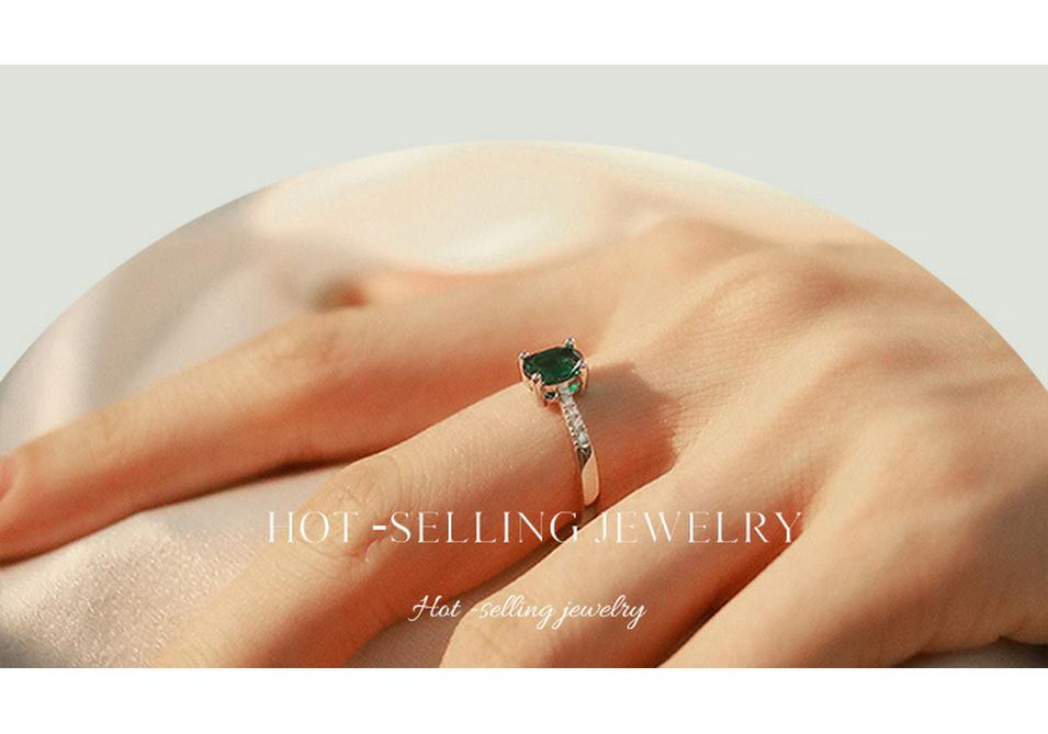 Classic Women's S925 Sterling Silver Emerald Ring - Light Luxury Egg-Shaped Gemstone Band
