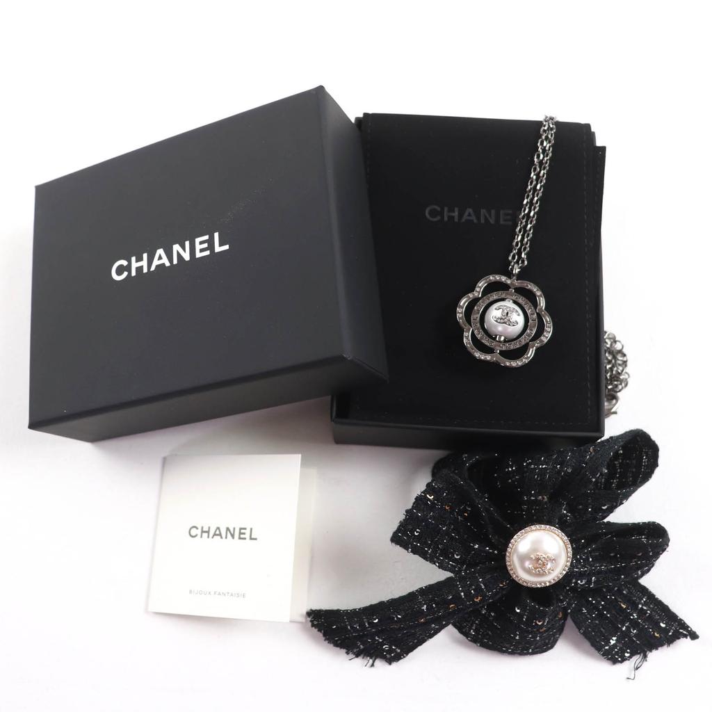 Great CHANEL Necklace Camellia COCO Mark Faux Pearl and Rhinestone Black B24K Used