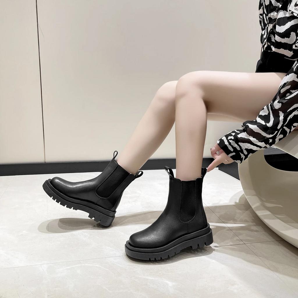 Women Boots Luxury Thick Sole Chelsea Boots Women Flat Casual Boots High Quality Fashion Shoes for Women  De Mujer