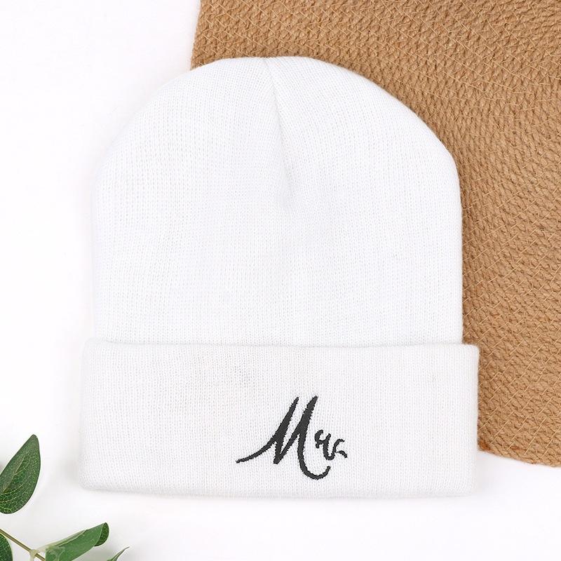 Autumn and winter knitted hats men's cold hats new warm and cold-proof solid color women's mountain pullover wool hats