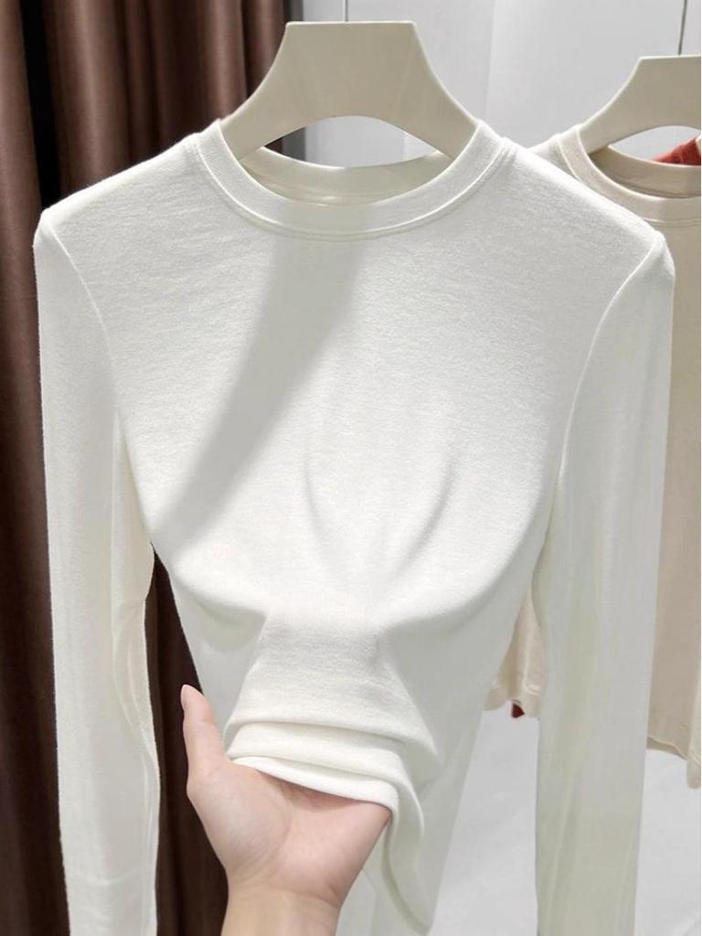 Coffee-Colored Slim-Fit Women's Base Layer Shirt - Soft Round Neck, Versatile Thin T-Shirt for Autumn/Winter.