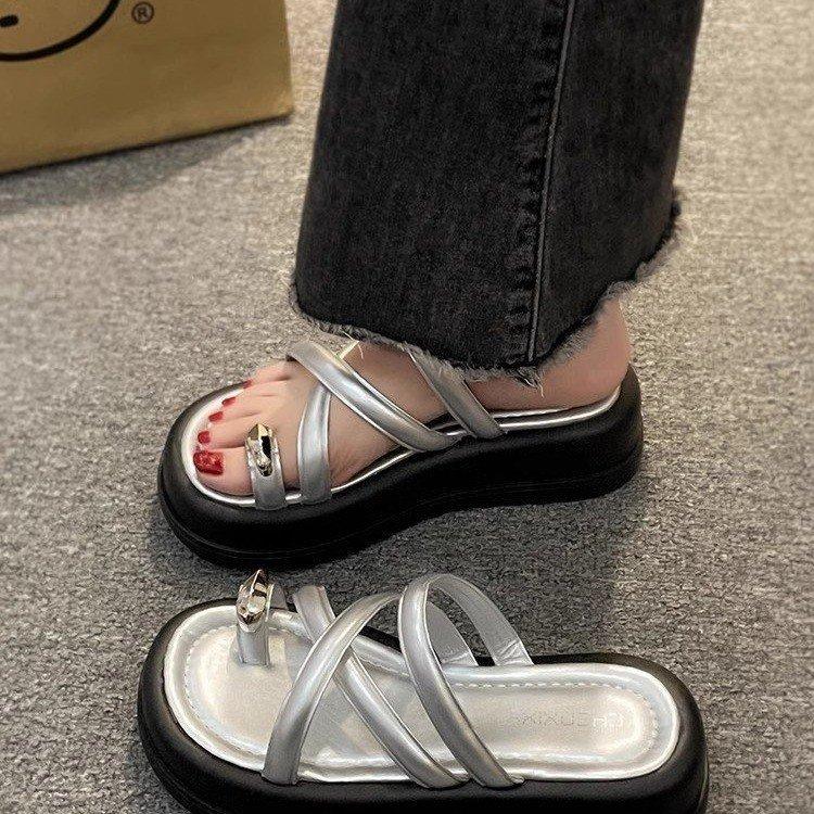 Summer cool slippers women wear new thick-soled heightening small beach shoes high-end set toe half slippers