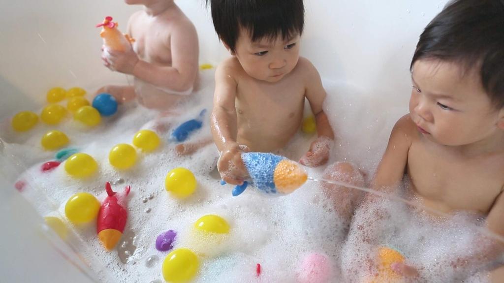 MARCUS & MARCUS Silicone Bath Toy Space Rocket MMBY-SR