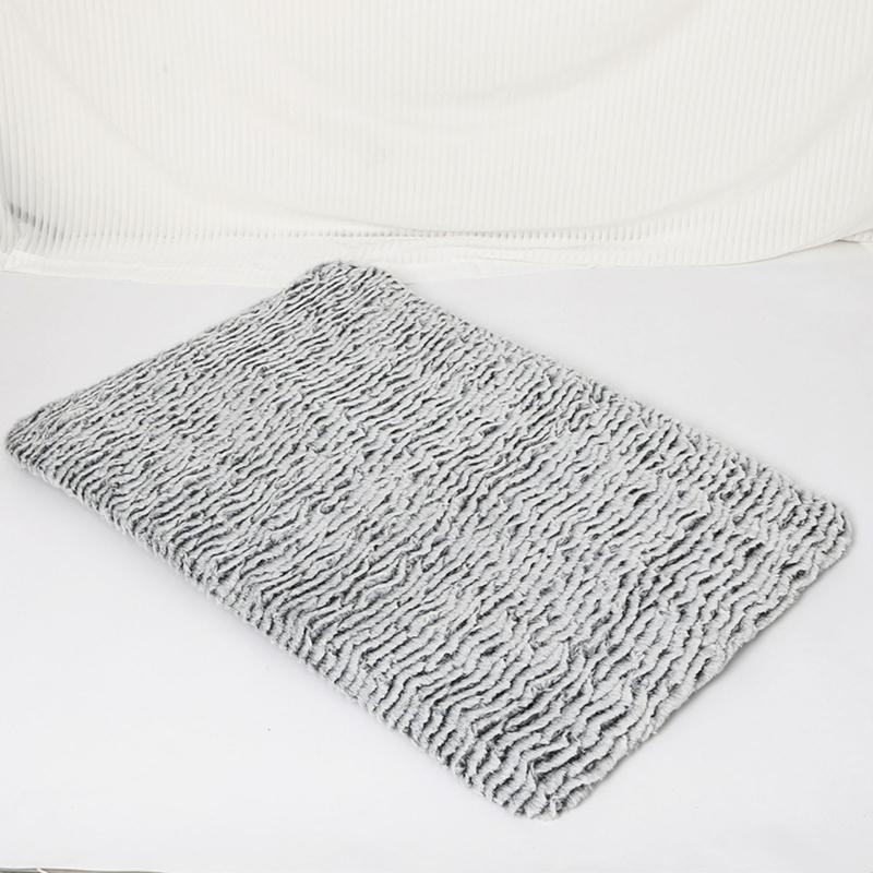 Washable Pet Warming Pad, Reflective Aluminum Film, Soft Textured Fabric and Traction Backing for Indoor Dog Lounging