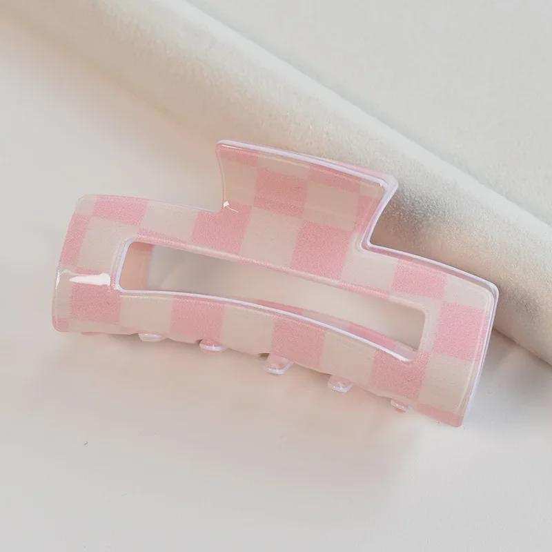 Chic Checkered Hair Clip: Sweet, Textured, Medium Shark Style