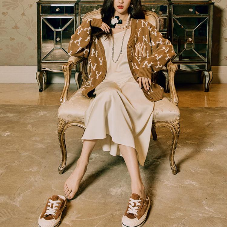 New MLB Mlb Old Flower Sweater Unisex Beige 31KTM1041-50B