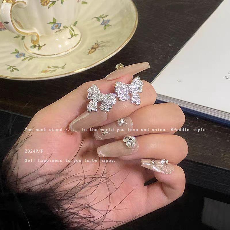 Корейский ведущий дорамы~ холодный вспых бриллиантовый гвоздик-бант серьги дизайн высококлассные серьги модные серьги