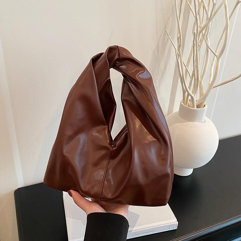 Street Style Cloud Bag Pu Material With Magnetic Closure For Casual Daily Use
