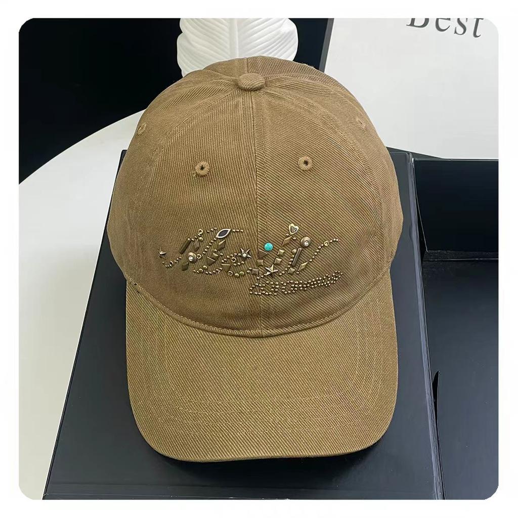 Hot-drilled baseball cap for women, versatile, sun-protective, and high-quality