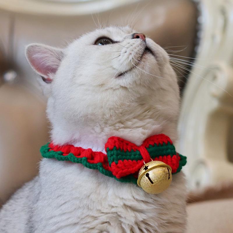 Festive Santa Claus Wool Knitted Pet Collar with Bells and Reindeer Scarf for Cats and Dogs