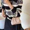 Embroidery Chinese Style Kiss Lock Handbag Faux Pearl Chain Silk Clutch Bag  Special Events