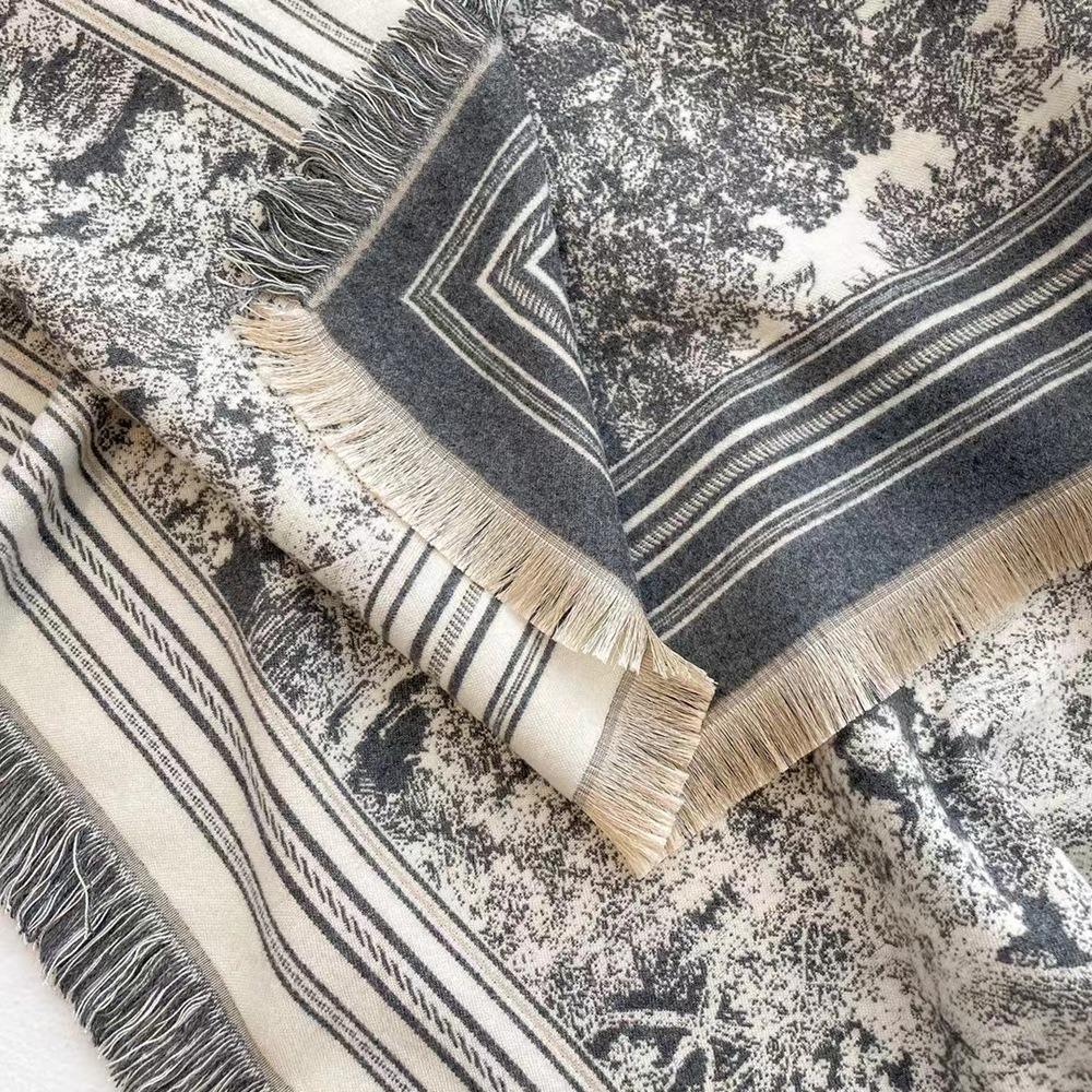 Luxury Imitation Cashmere Shawl: 140cm Square, Warm & Thick with Short Tassels