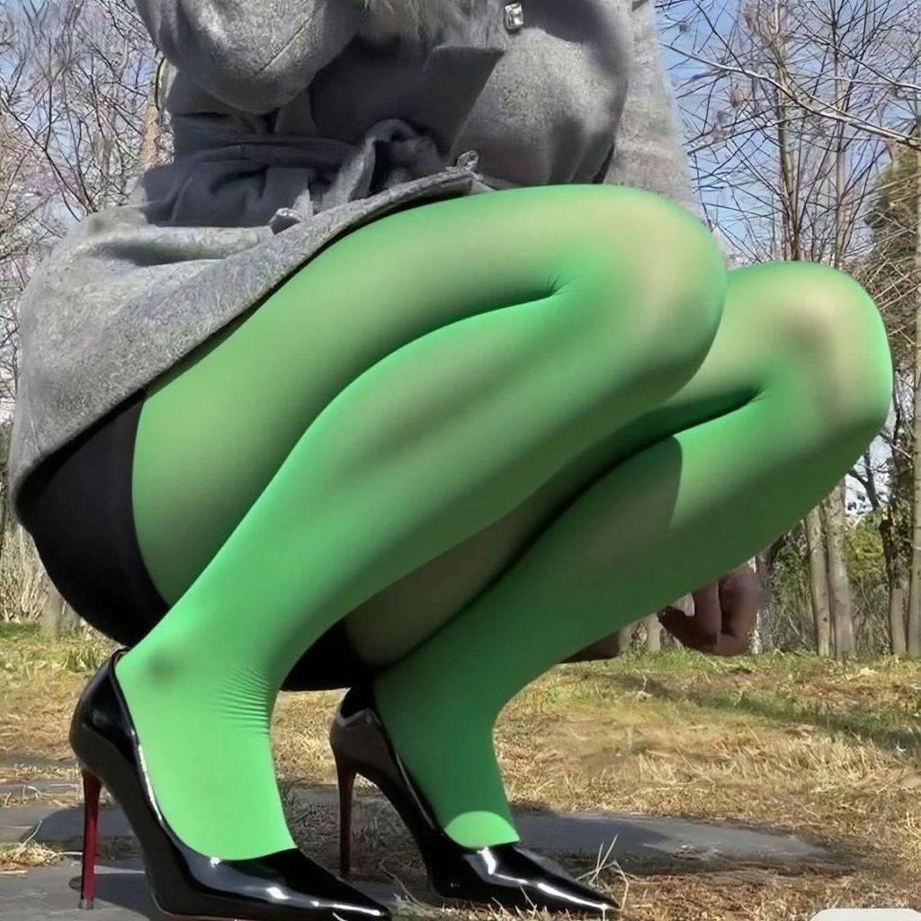 Shiny Reflective Anti-Snag Ultra-Thin Stockings, Horse Oil Black & Flesh Color