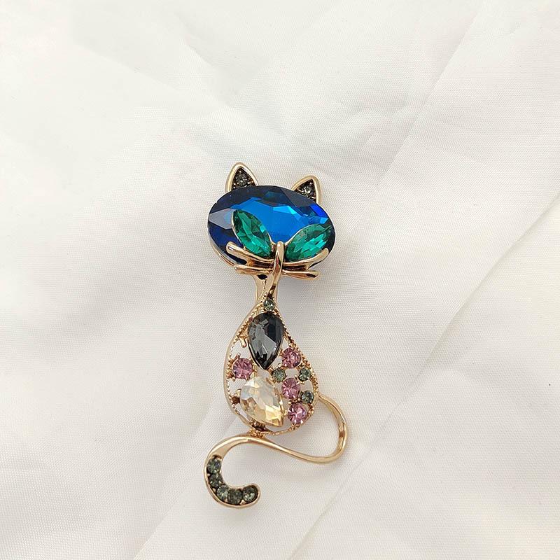 Crystal Cat Brooch - Elegant Women's Corsage, Unique Cute Animal Pin, Fashion Accessory for Clothing