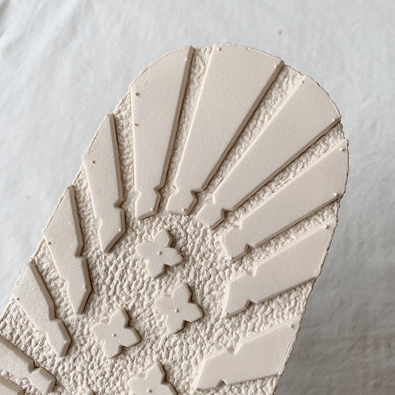 Zwei Sandalen für Damen im Sommer, neu im Trend mit Rock, dicksohlige Feenstil römische Badeschuhe