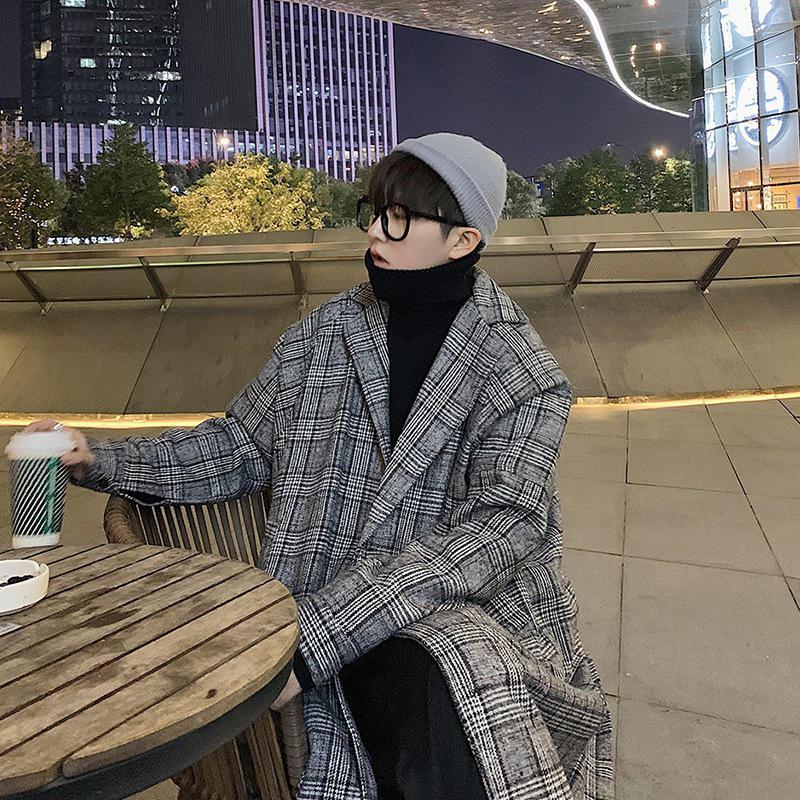 Men's Mid-Length Plaid Wool Coat: Trendy, Hong Kong Style, Loose-Fit Windbreaker for Autumn and Winter.