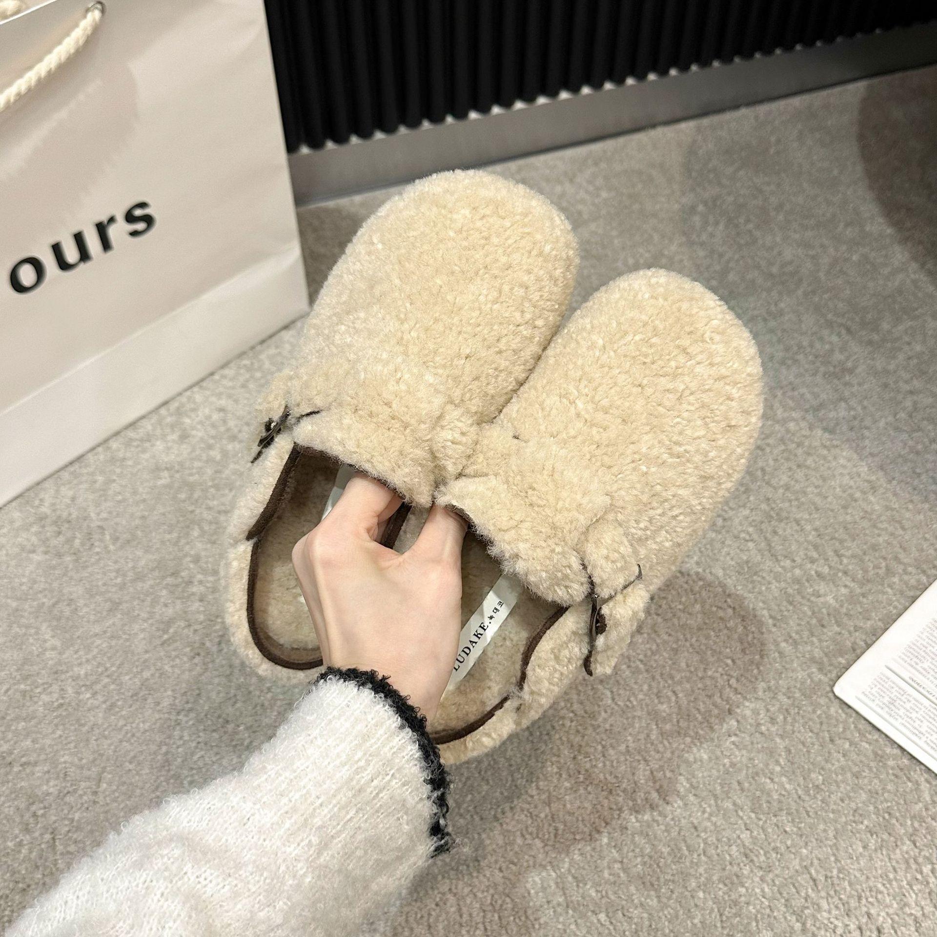 

Баотоу пушистые полутапочки женские 2025 осень и зима новые на плоской подошве для улицы удобные из овечьей шерсти с напуском ленивые хлопковые тапочки 40