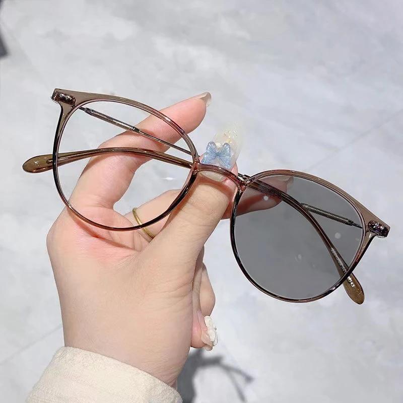 Fashion Retro Trendy Photochromic Glasses Men Women Blue Light Blocking Myopia Glasses Unisex Smart Discoloration Eyewear 0-1.0-4.0