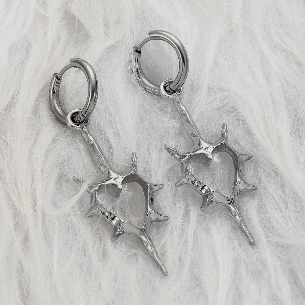 Trendy Niche Hollow Out Thorn Peach Heart Earrings, Couple Style Male And Female Ear Clasps, Personalized Sweet And Cool Style Earrings