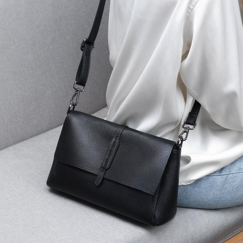 Leather women's bags wholesale new trendy armpit bags messenger bags female middle-aged mother shoulder bags small bags luggage