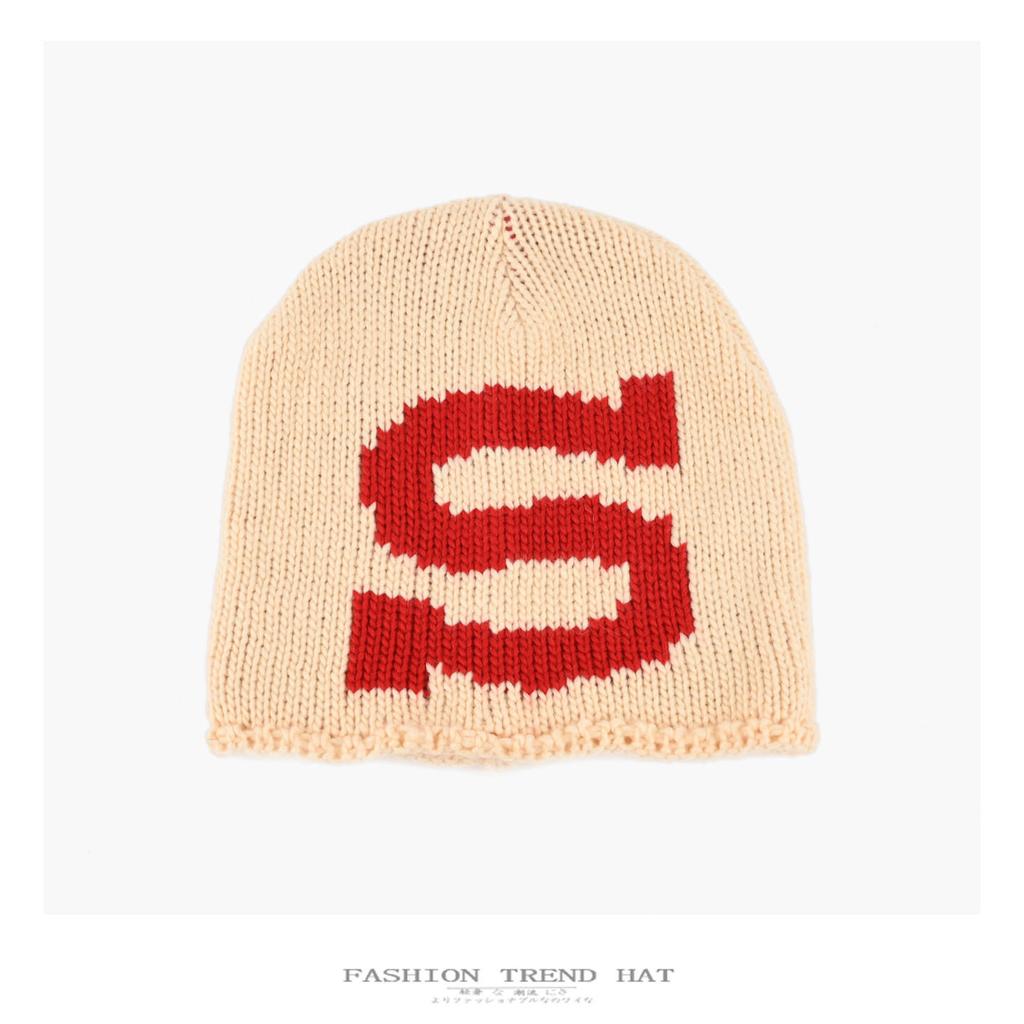 Korean-style color-block S-letter knitted beanie, unisex, for autumn and winter, warm, ear-covering, loose-fitting, and designed to be pulled over