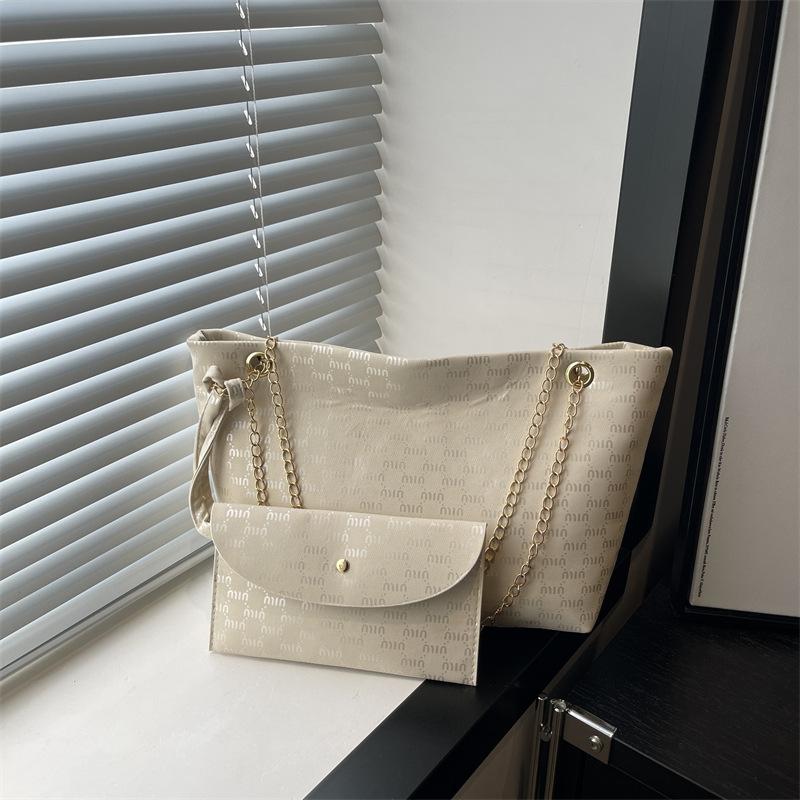 

Bags Commuter large-capacity tote bags Alphabet fashion shoulder bags New women s bags High-end fashion белый